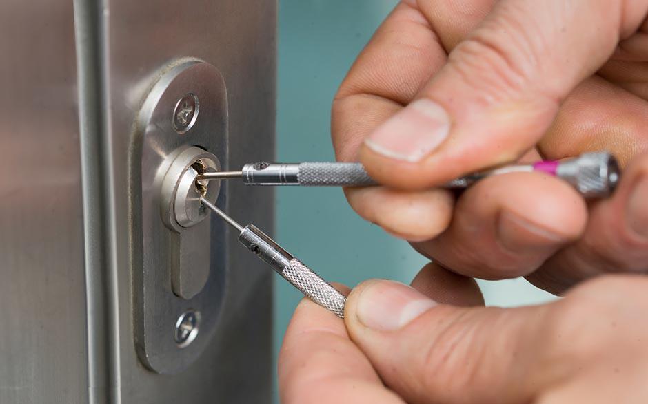 serrurier prix changement serrure Courbevoie