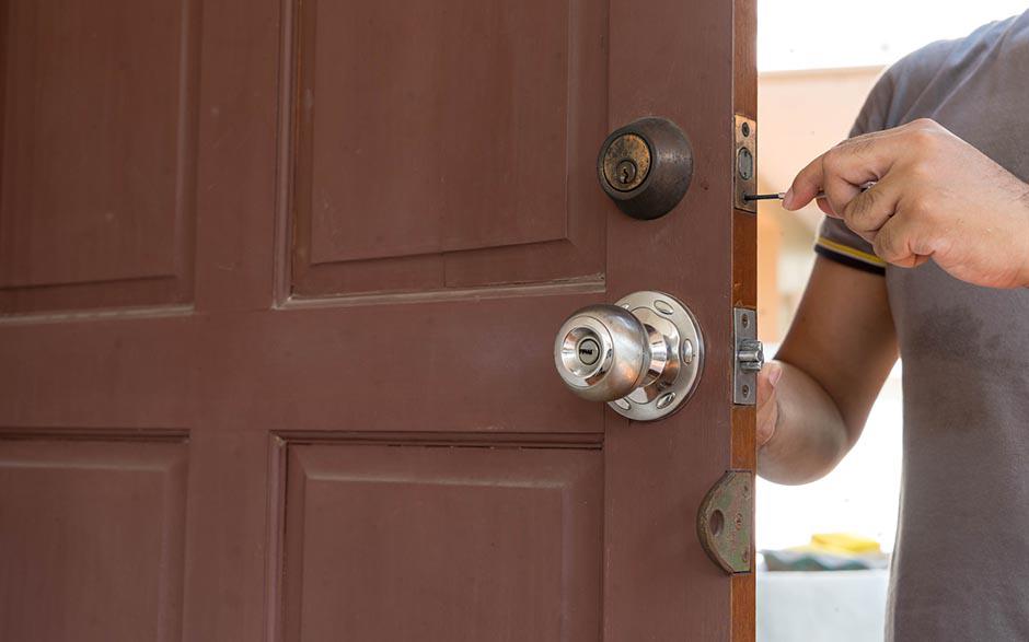 serrure porte d'entrée Savins